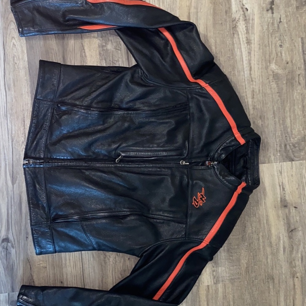Women’s LARGE LEATHER HARLEY DAVIDSON JACKET